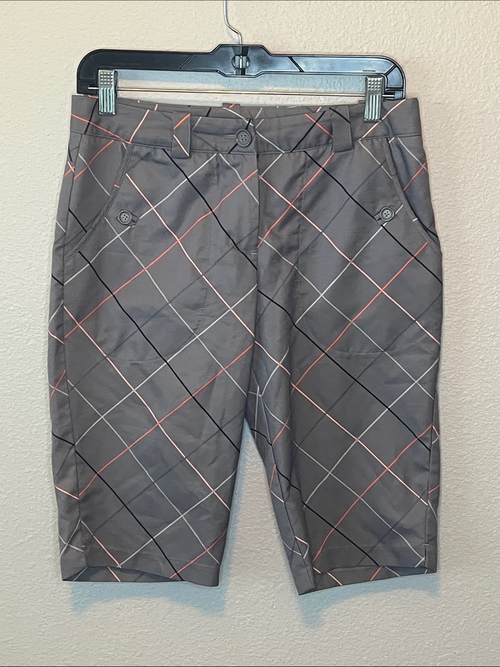 Nike Women’s Plaid Bermuda Golf Short Gray/Orange Size 4